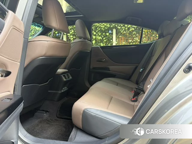 Lexus ES id 4300147 из Китая 10