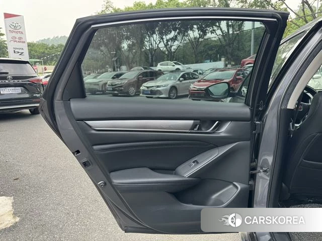 Honda Accord id 4301818 из Китая 10