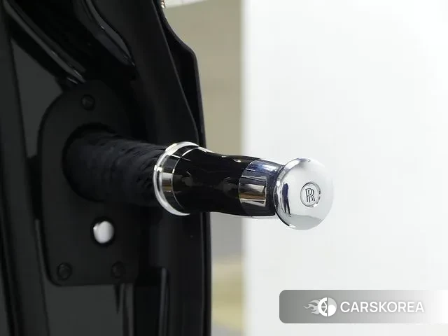 Rolls-Royce Phantom id 2989016 из Кореи 10