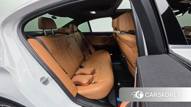 BMW 5 Series (G30) id 3023279 из Кореи 10