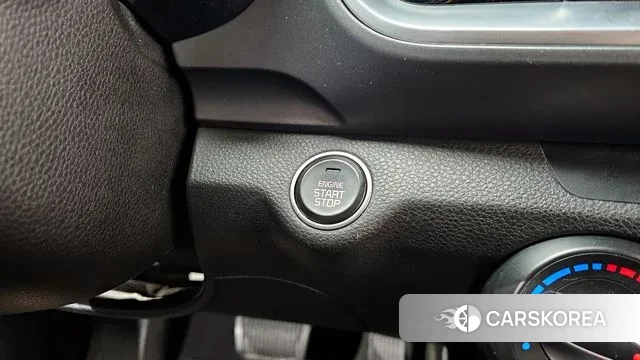 Kia Stonic id 3773121 из Кореи 10