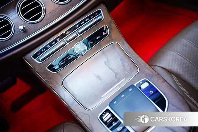 Mercedes-Benz E-class id 3856113 из Китая 10