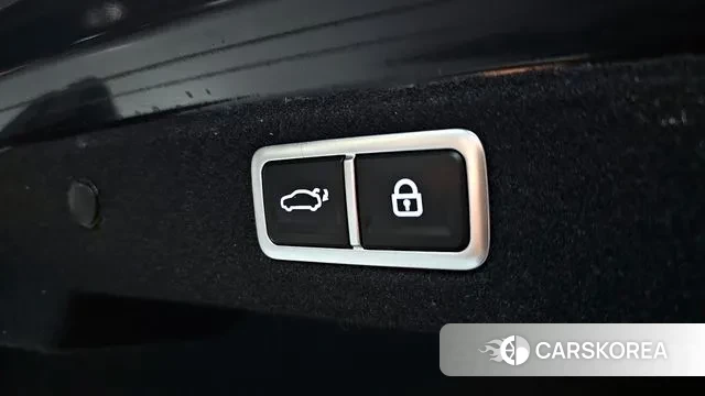 Hyundai Grandeur (GN7) id 3571936 из Кореи 10