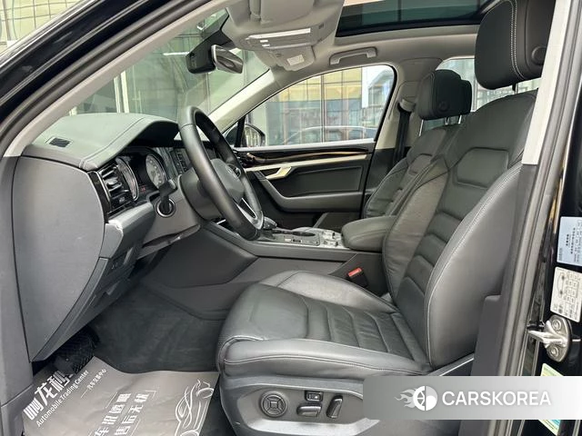 Volkswagen Touareg id 4262117 из Китая 10