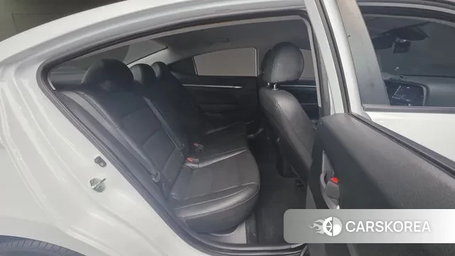 Hyundai The New Avante AD id 3330438 из Кореи 10