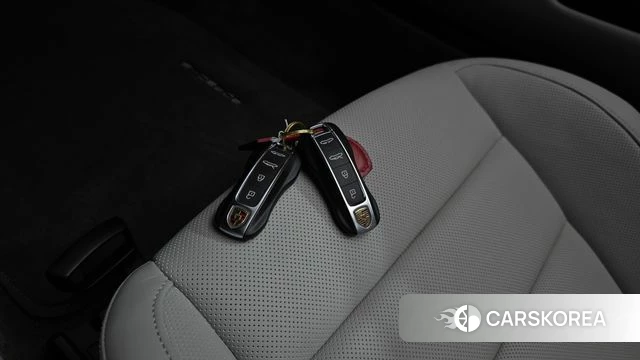 Porsche 911(992) id 4645242 из Кореи 10