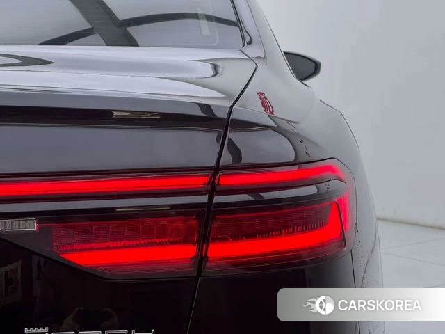 Audi A8 id 4275856 из Китая 10