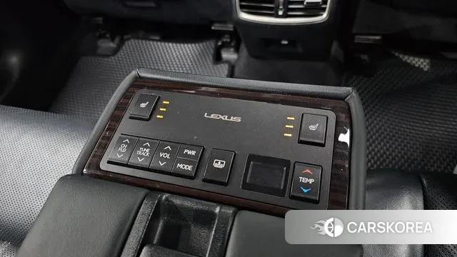 Lexus New ES300h id 3368922 из Кореи 10