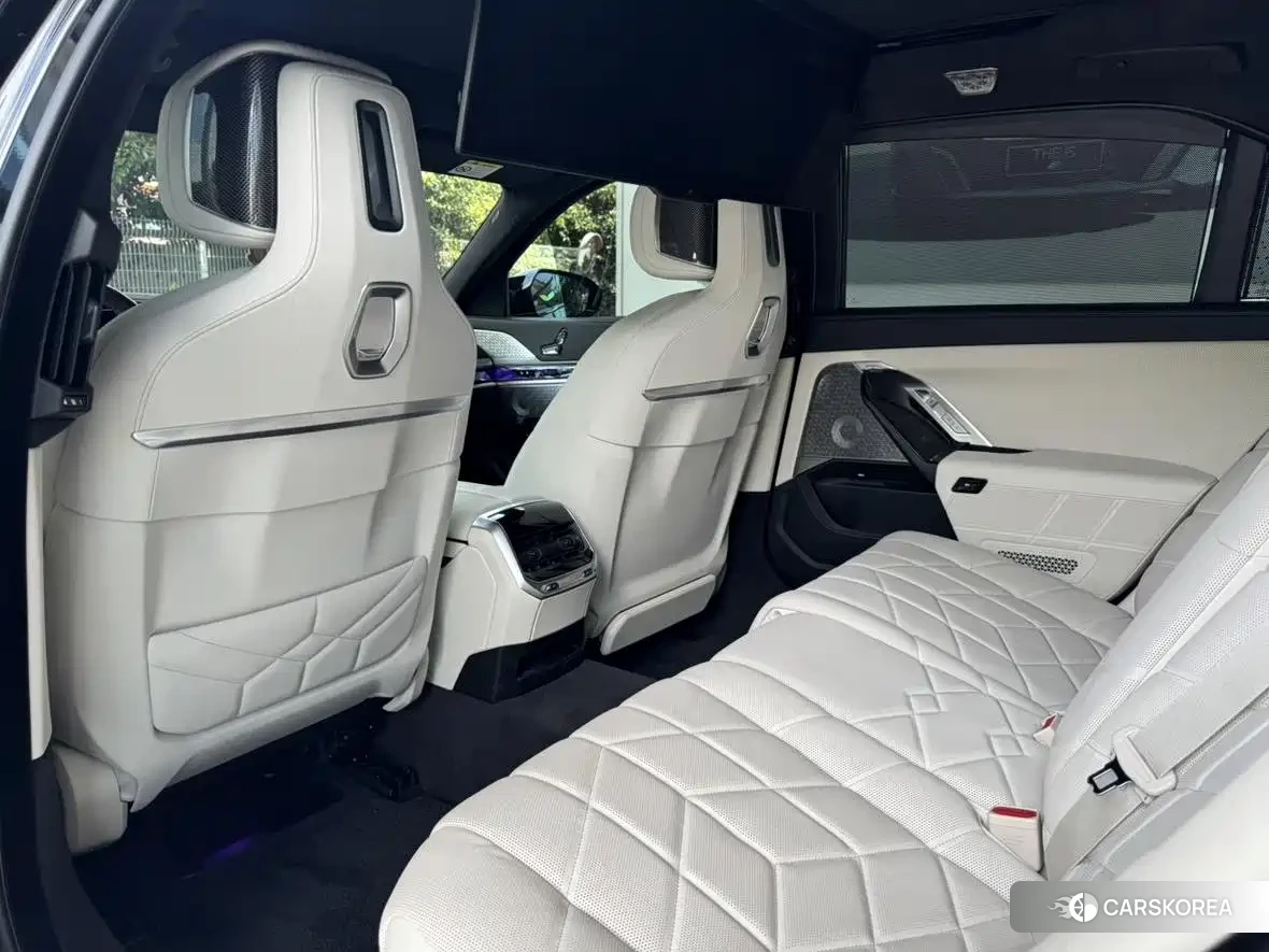 BMW i7 M70L id 4559768 из Китая 10
