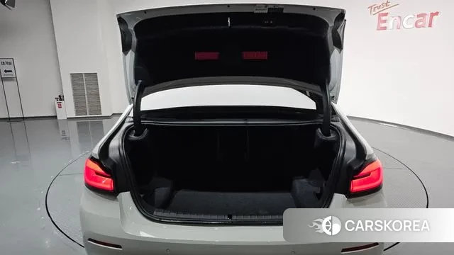 BMW 5 Series (G30) id 3395102 из Кореи 10