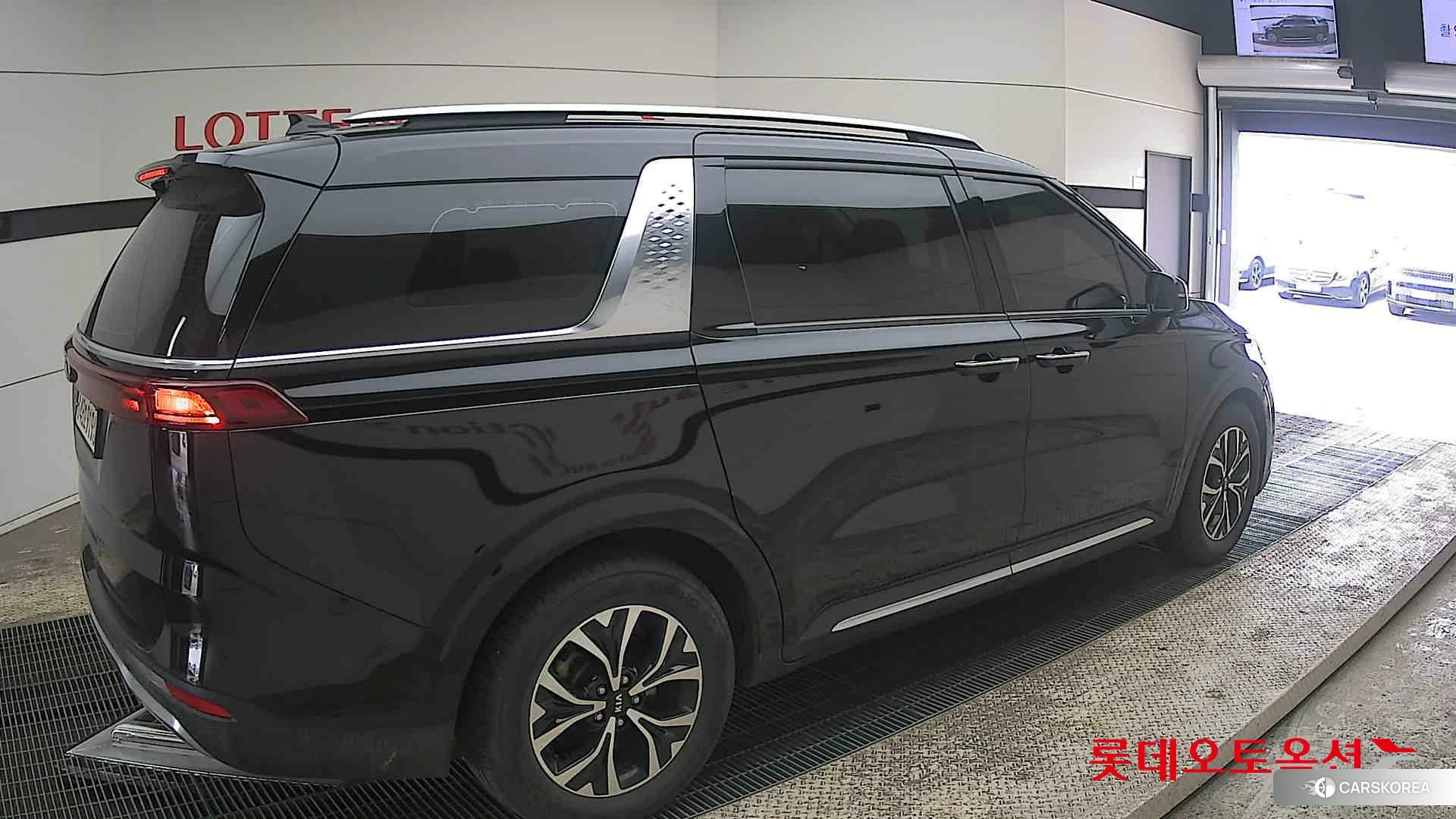 Kia Carnival id 3888380 из Кореи 10