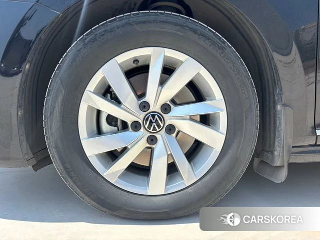 Volkswagen Passat PHEV id 4279188 из Китая 10