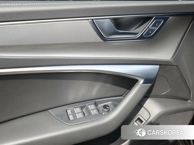 Audi A6L id 4265934 из Китая 10