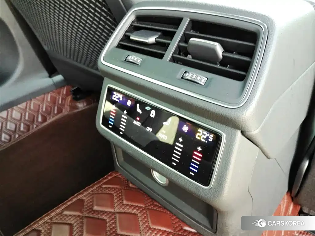 Audi A6L id 4514334 из Китая 10