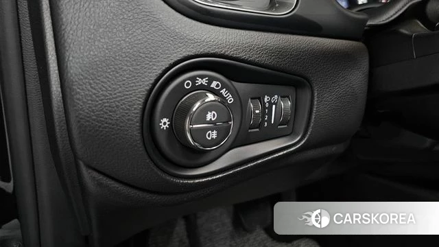 Jeep Renegade id 3915123 из Кореи 10