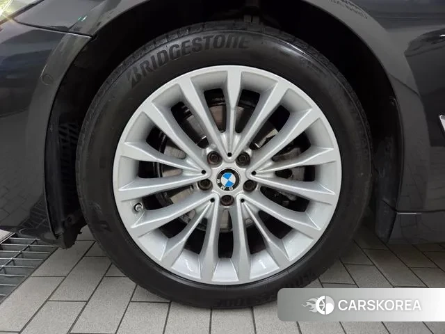 BMW 5 Series (G30) id 3022383 из Кореи 10