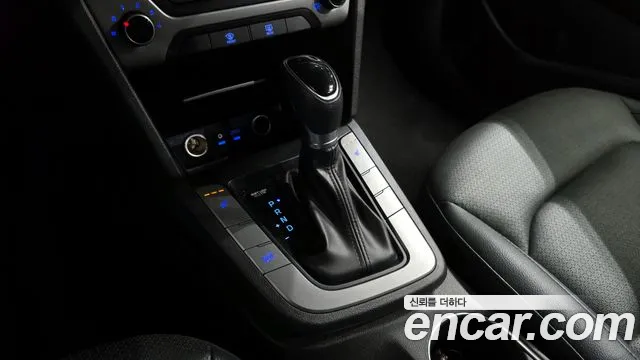 Hyundai Avante AD id 2628618 из Кореи 10