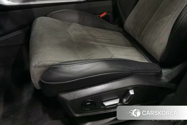 Audi A6L id 4275950 из Китая 10