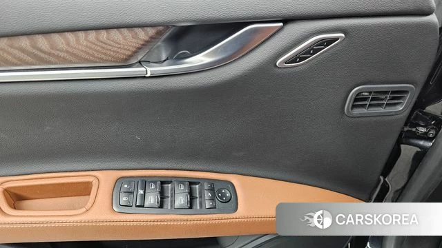 Maserati Ghibli id 4422937 из Кореи 10