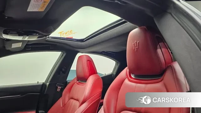 Maserati Ghibli id 3474732 из Кореи 10