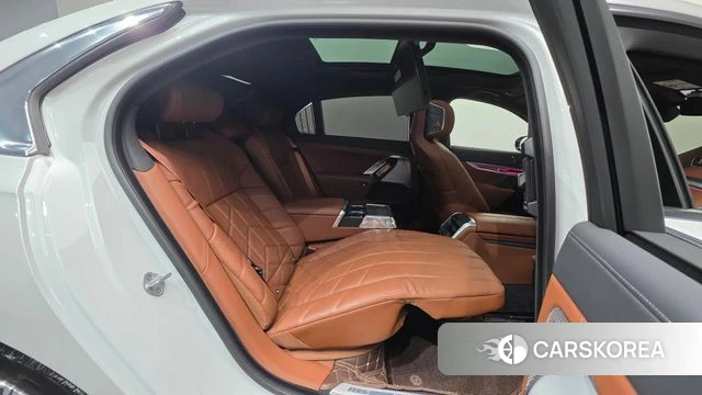 BMW 7 Series (G70) id 4395033 из Кореи 10
