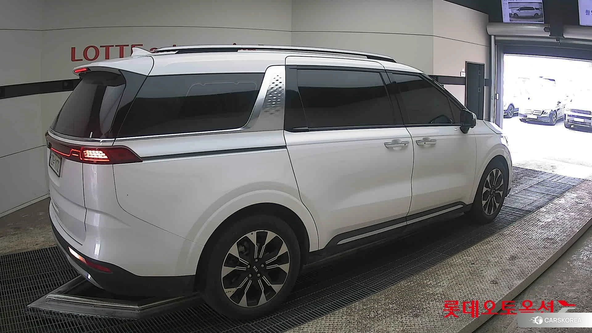 Kia Carnival id 3888386 из Кореи 10