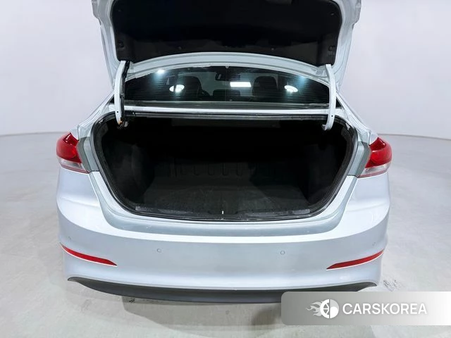 Hyundai Avante AD id 4203839 из Кореи 10