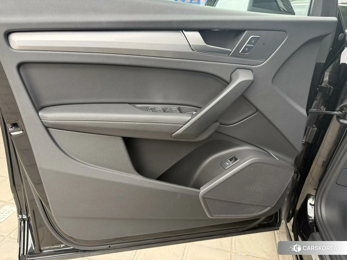 Audi Q5L id 4441378 из Китая 10