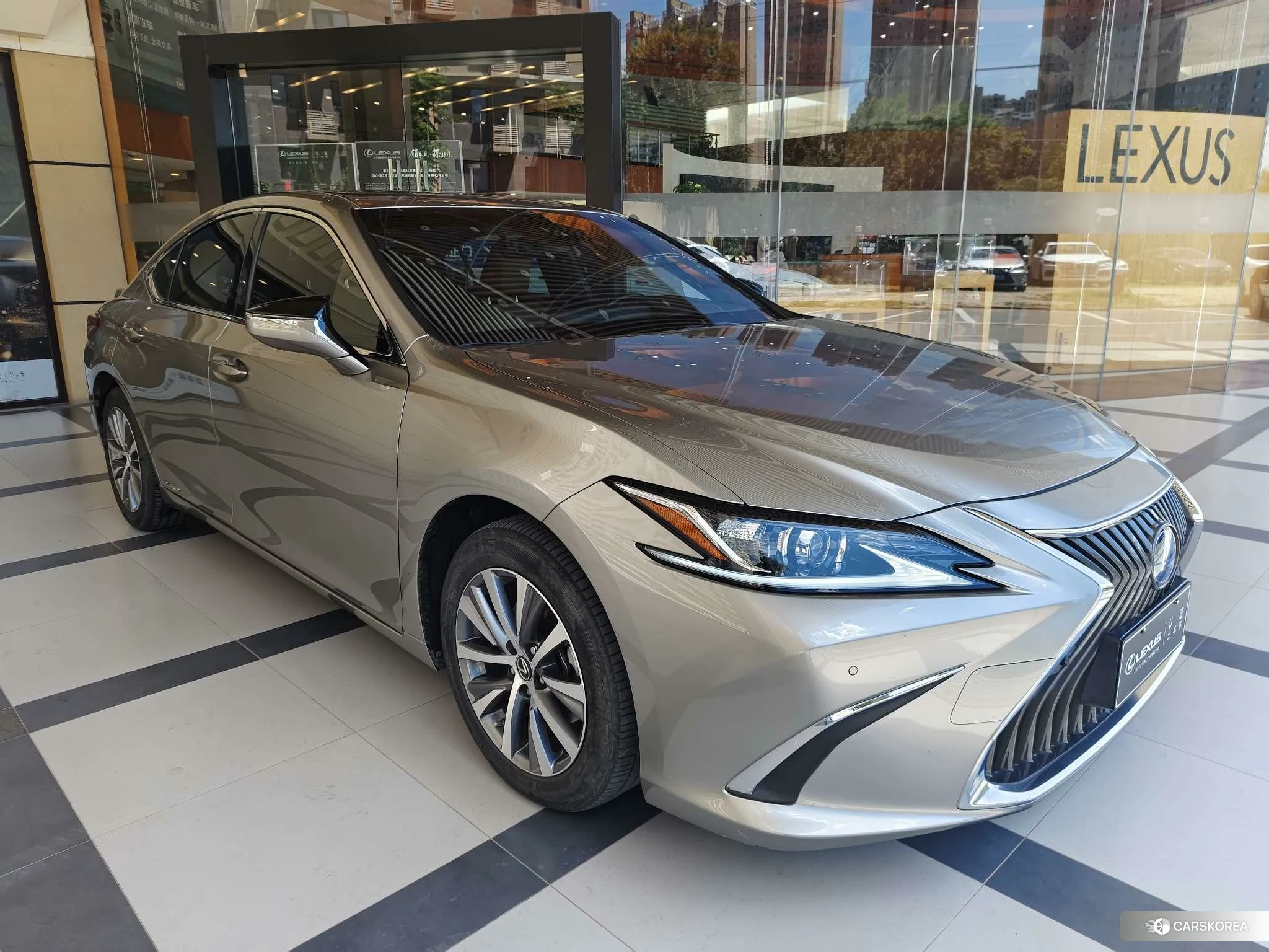 Lexus ES id 4426763 из Китая 10