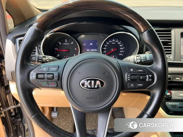 Kia All New Carnival id 4615461 из Кореи 10