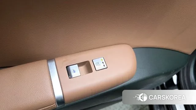 Hyundai Grandeur (GN7) id 3659588 из Кореи 10