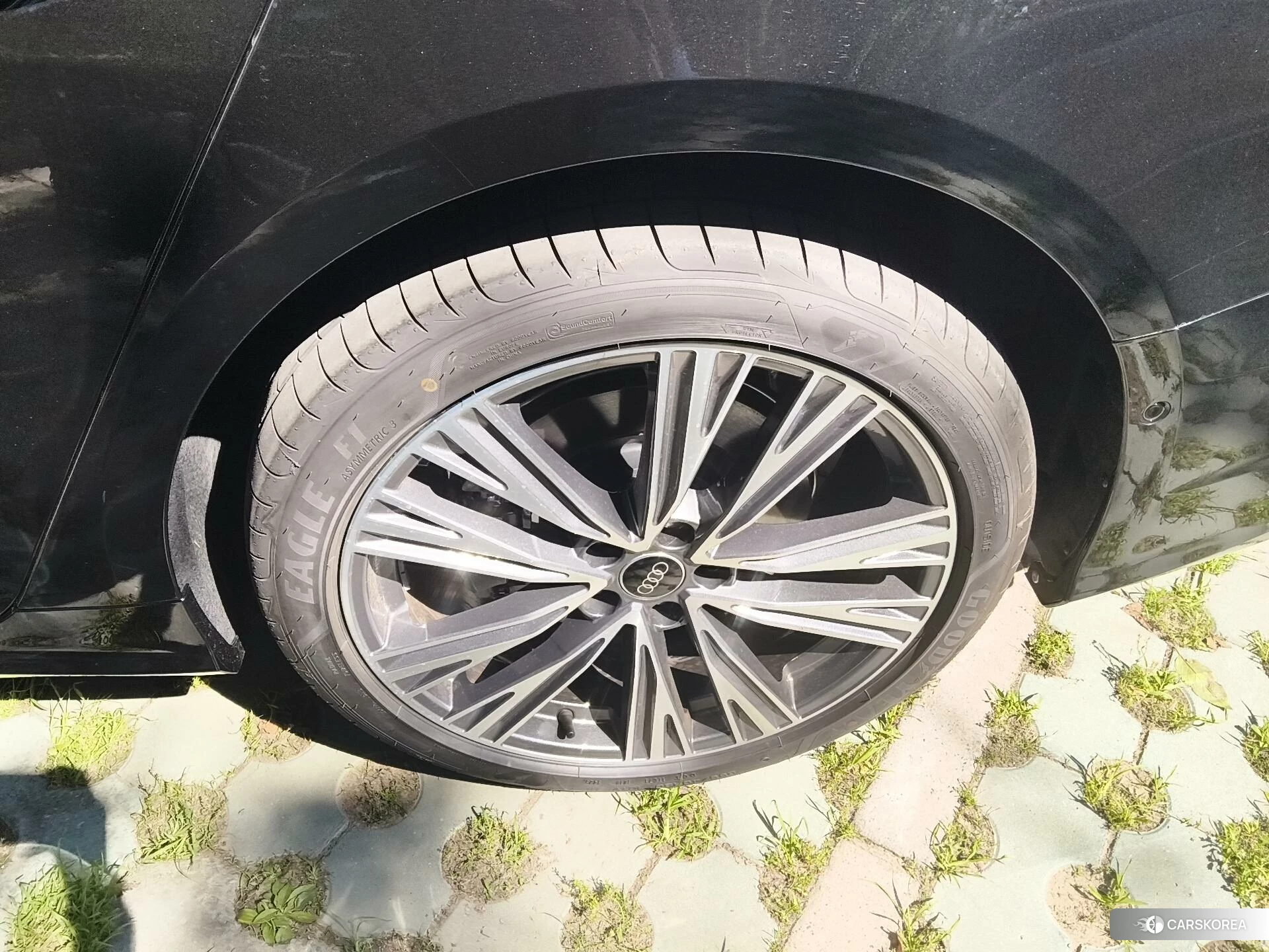 Audi A6L id 4419452 из Китая 10
