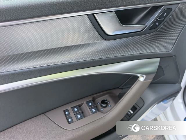 Audi A7L id 4217412 из Китая 10