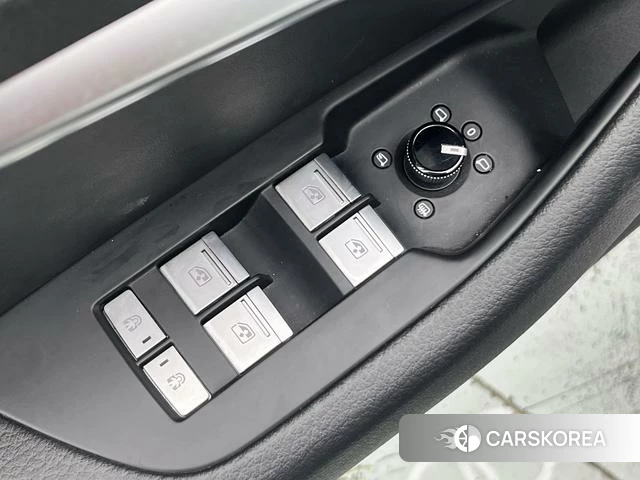 Audi A6L id 4205608 из Китая 10