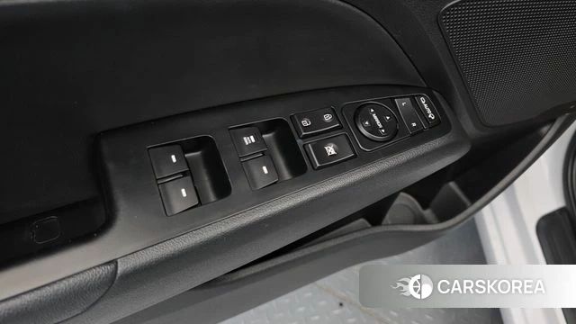 Hyundai Avante AD id 3924950 из Кореи 10