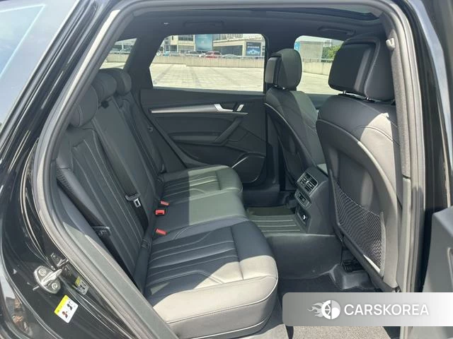 Audi Q5L id 4307015 из Китая 10