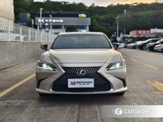 Lexus ES id 4261664 из Китая 10