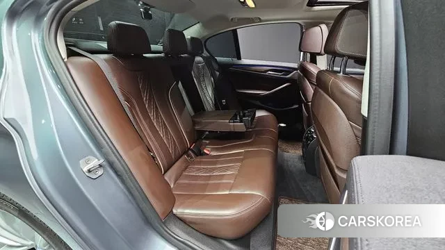 BMW 5 Series (G30) id 3176683 из Кореи 10