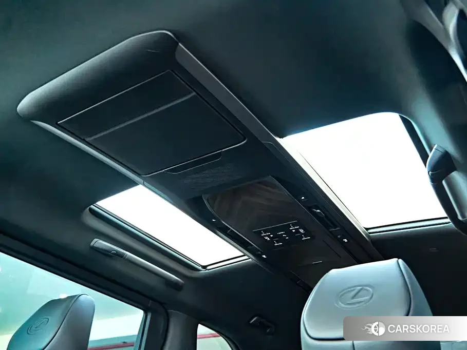 Lexus LM id 4589114 из Китая 10