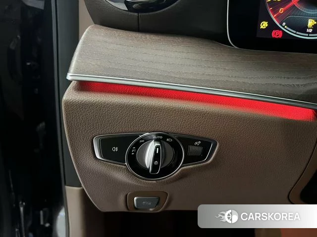 Mercedes-Benz E-class id 4306944 из Китая 10