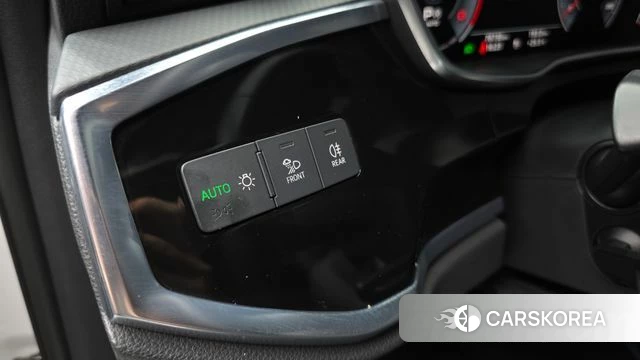 Audi Q3 (F3) id 4688831 из Кореи 10