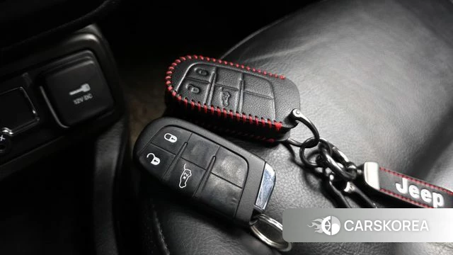 Jeep Renegade id 3801039 из Кореи 10