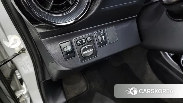 Toyota Prius C id 3061014 из Кореи 10