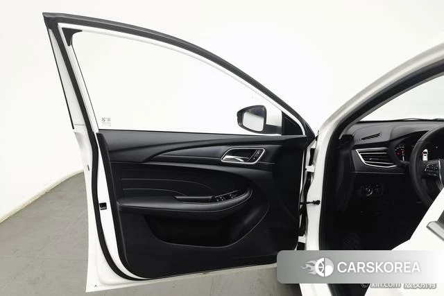 Roewe Ei5 id 4254378 из Китая 10