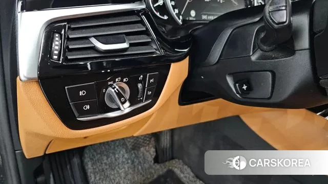 BMW 5 Series (G30) id 3363291 из Кореи 10