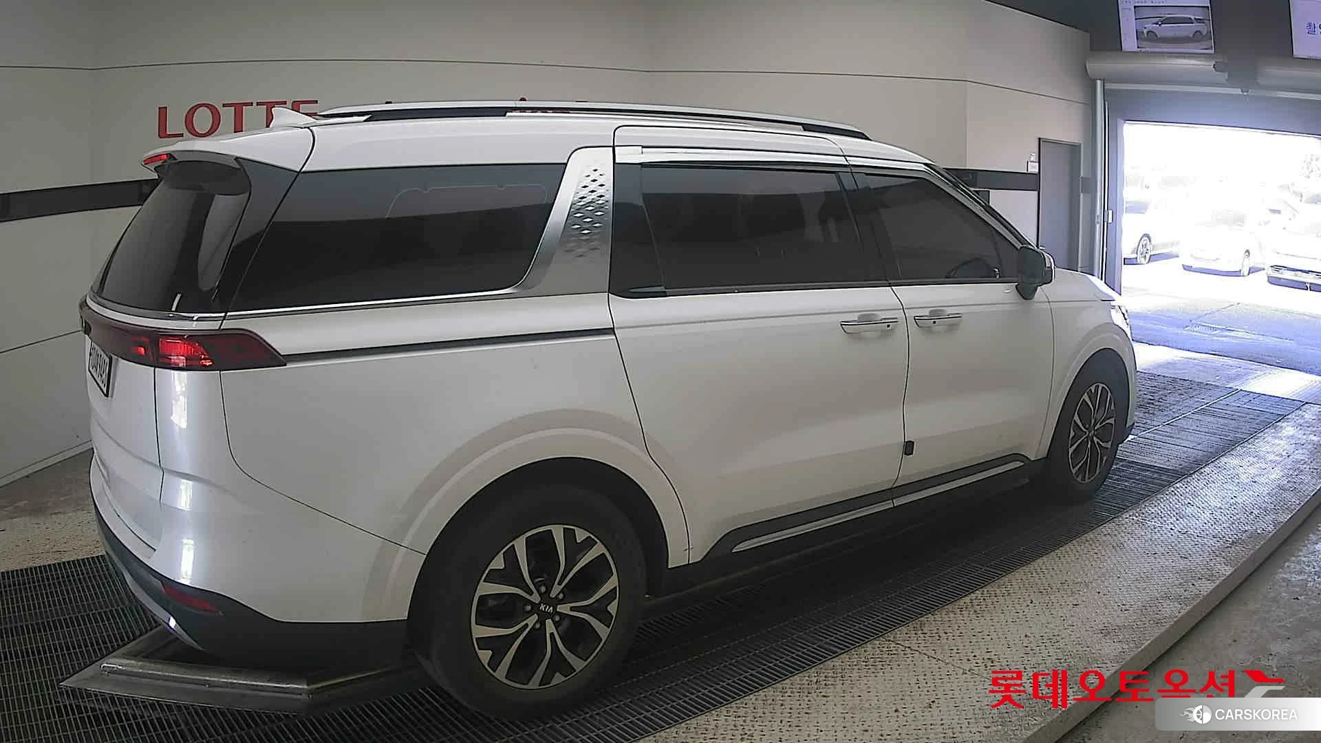 Kia Carnival id 4902473 из Кореи 10