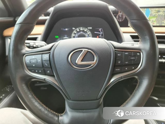 Lexus UX250h id 3924606 из Кореи 10