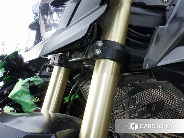 Suzuki GSR750 id 3947097 из Японии 10