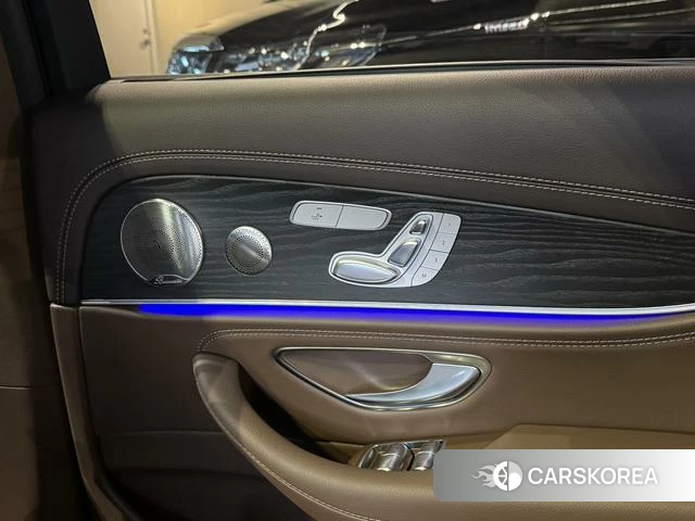 Mercedes-Benz E-class id 4259212 из Китая 10