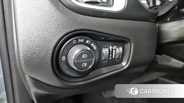 Jeep Renegade id 4615286 из Кореи 10